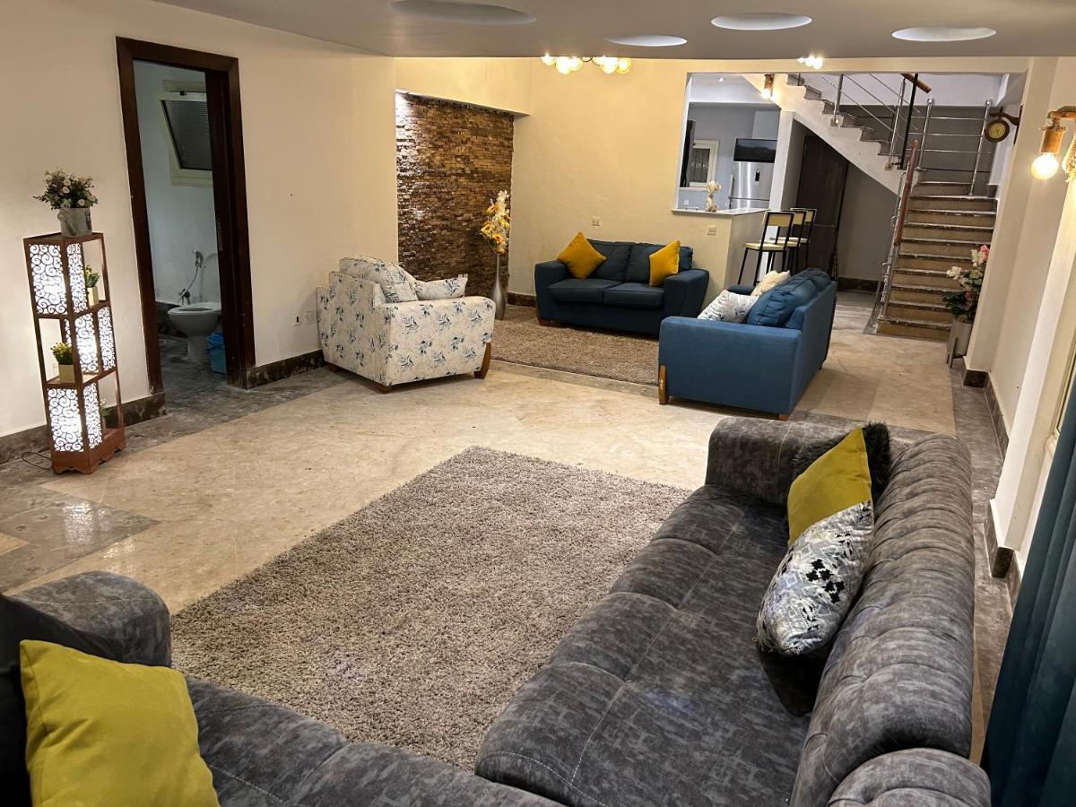مفروشه للايجار في التجمع Apartment *